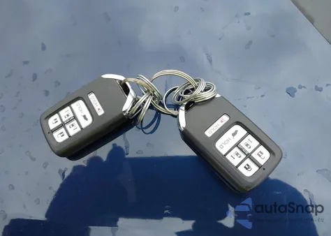 2016 Honda Odyssey Touring/Touring Elite from USA, damaged, VIN 5FNRL5H95GB048779